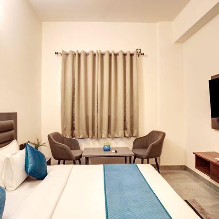 Hotel Elite Grand Near Kailash Hospital Noida Exterior foto