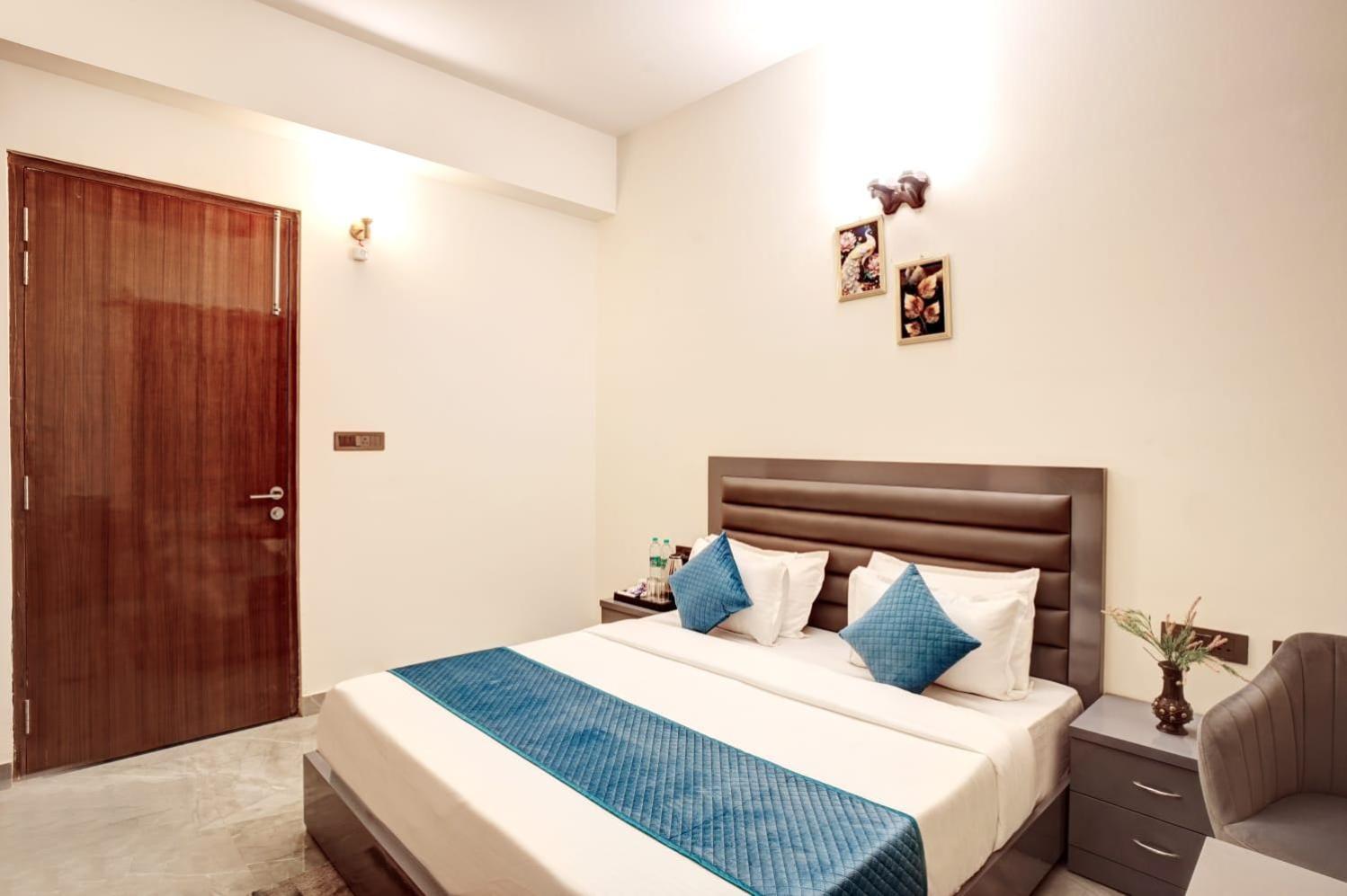 Hotel Elite Grand Near Kailash Hospital Noida Exterior foto